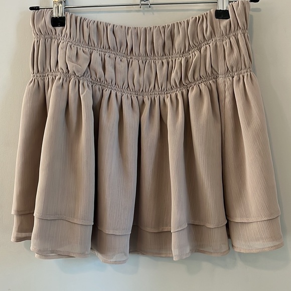NEW NWT | Tularosa | Taupe Natalie Mini Skirt | size Medium - Picture 10 of 10